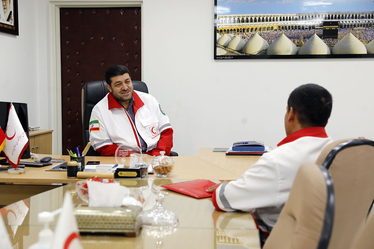 دیدار دکتر کولیوند با امدادگری که پسر ۱۰ ساله را از مرگ بازگرداند
