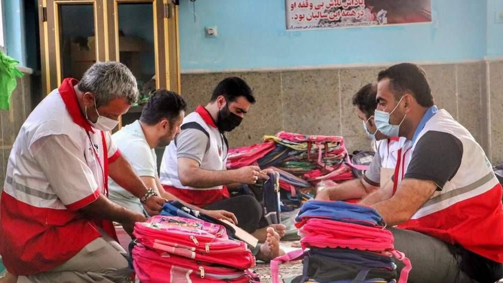 توزیع بیش از ۱۲۰۰ بسته لوازم التحریر میان دانش آموزان گلستانی