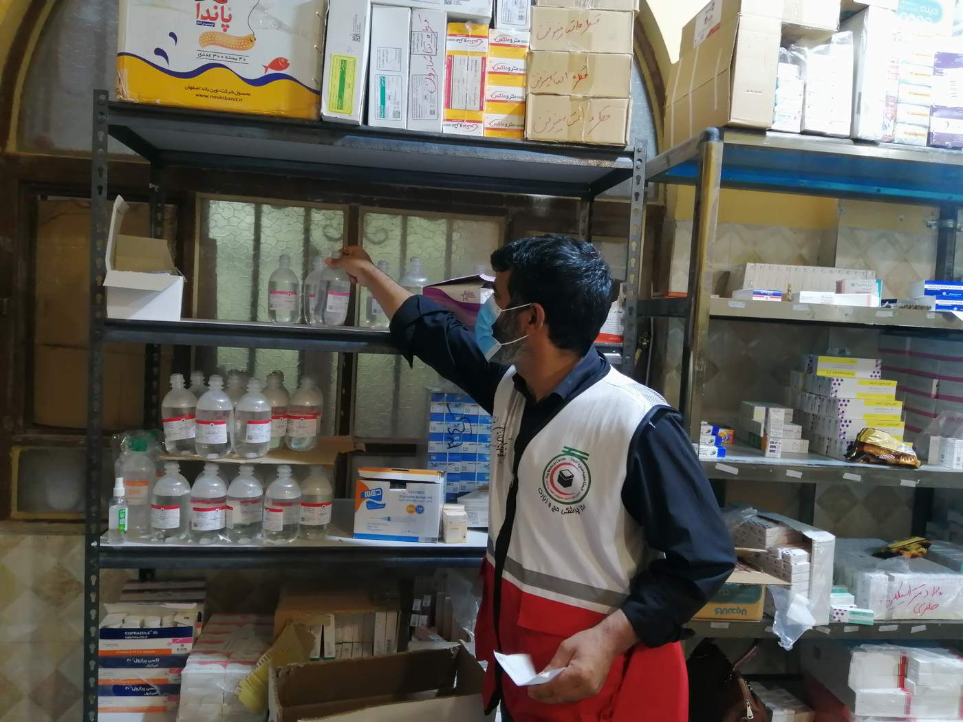 چو پروانه بر گرد شمع