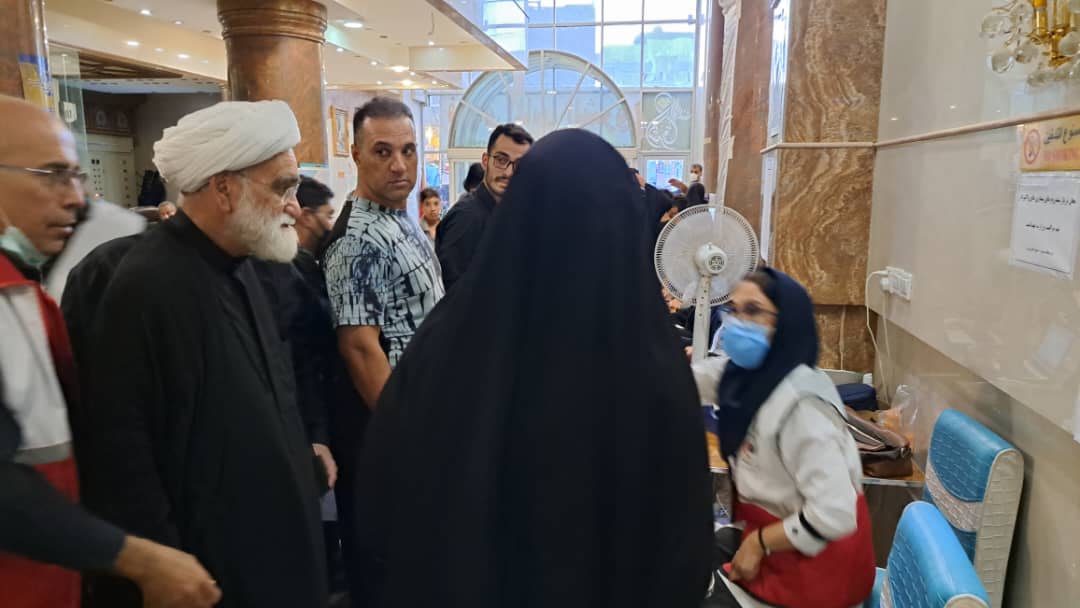 بازدید نماینده ولی فقیه در جمعیت هلال احمر از درمانگاه الماس شرق کربلا