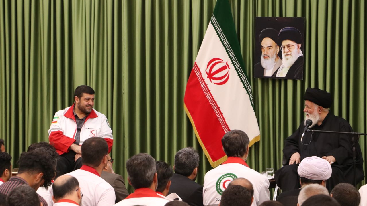 خدمت به مردم، هویت ذاتی هلالاحمر است/ امدادگران هلالاحمر برای نظام کسب آبرو میکنند