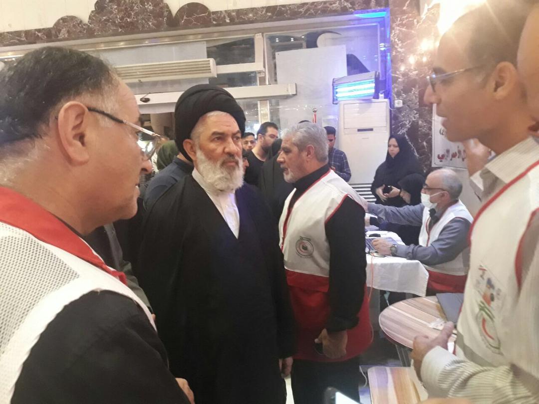 بازدید نماینده مقام معظم رهبری از درمانگاه هلال احمر در نجف