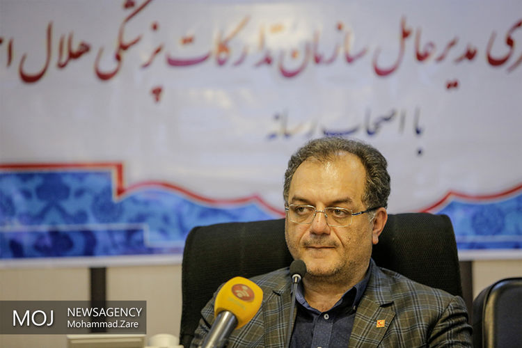 تکذیب هرگونه ارتباط استخدامی و کاری عامل خون گیری مشکوک دانش‌آموزان تاکستانی با هلال احمر/ مرتکب این عمل مانند هر فردی فقط در دوره های عمومی آموزش های همگانی هلال احمر شرکت کرده است