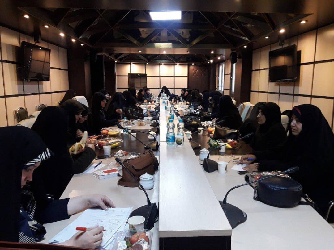 برگزاری نشست فرماندهان بسیج خواهران نهادهای دولتی به میزبانی مرکز مقاومت بسیج هلالاحمر