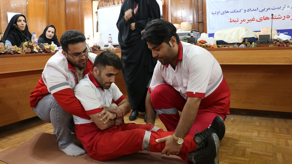 توسعه آموزش همگانی مهمترین رسالت هلالاحمر است