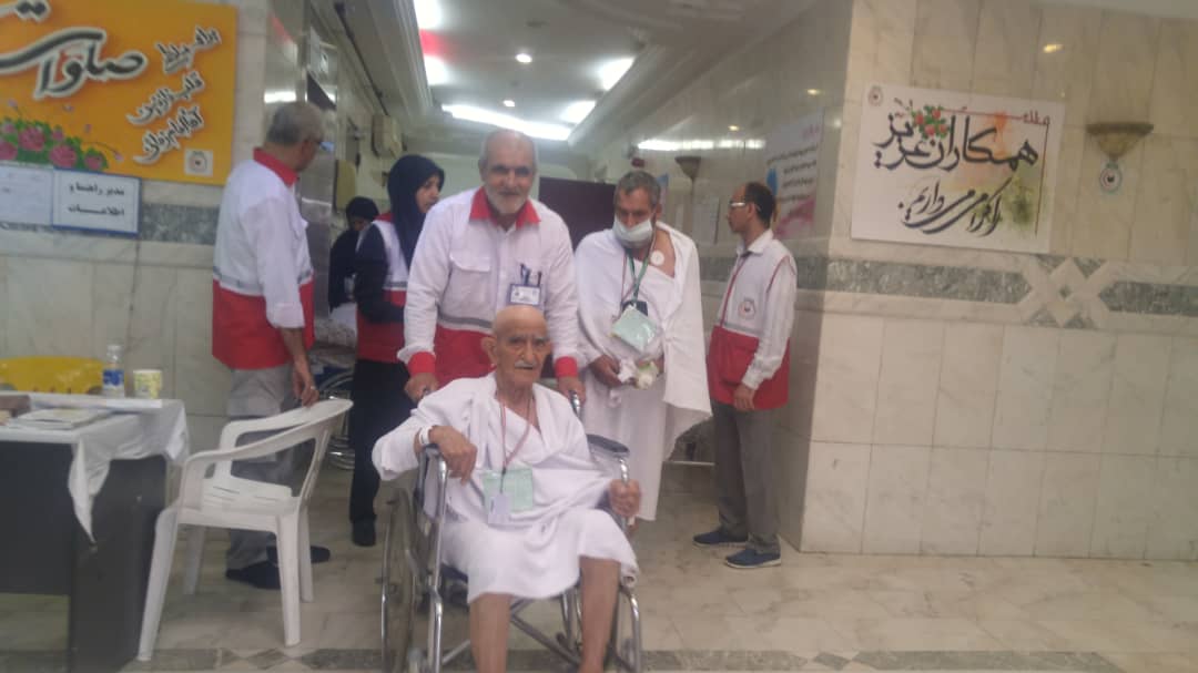 اعزام 34 زائر بیمار در قالب کاروان وقوف اضطراری با ۳ اتوبوس آمبولانس در موسم حج ۹۸