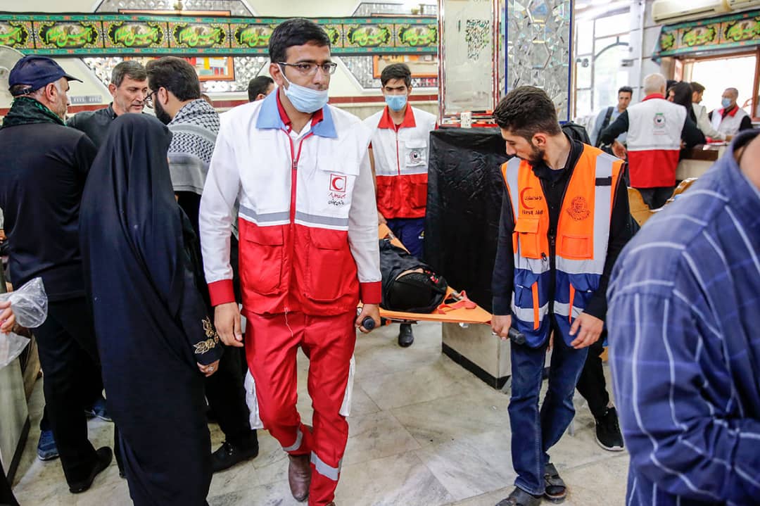 یک نفر به دنبال فرزند گمشدهاش میگردد/ با کادر پزشکی درمانگاه صحن فاطمه زهرا در یک شیفت