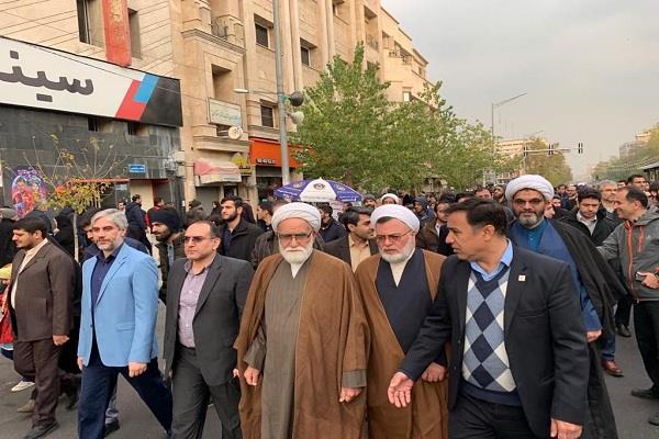حضور نماینده ولی فقیه در هلالاحمر در راهپیمایی دفاع از امنیت، اقتدار و آرامش