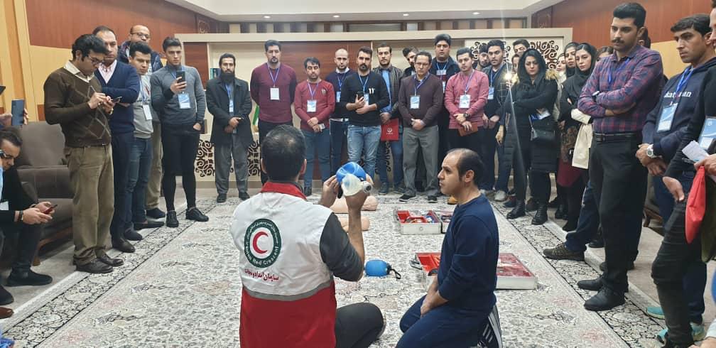 با همکاری هلال‌احمر و فدراسیون نجات غریق و غواصی برگزار شد؛ اولین دوره آموزش کمک‌های اولیه و اکسیژن درمانی ویژه مدرسین غواصی و ناجیان غریق