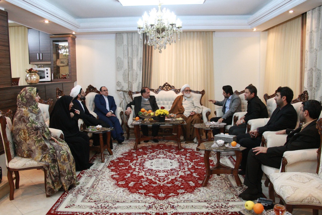 دیدار نماینده ولی فقیه در جمعیت هلال‌احمر با امدادگر جانباز: صبوری و از خودگذشتگی از صفات بارز هلال‌احمری‌ها است