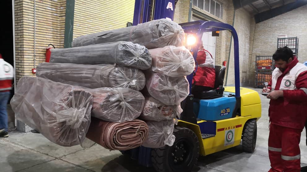 ارسال 4 هزار تخته موکت به مناطق زلزله‌زده هرمزگان/ آماده باش هلال احمر کرمان