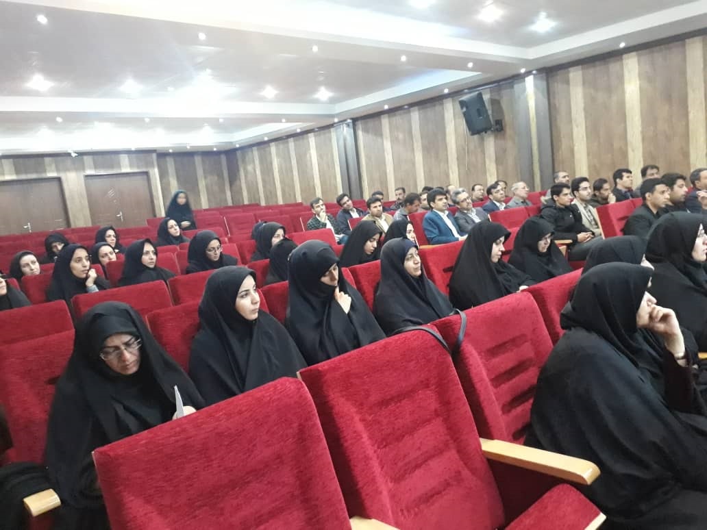 چهارمین دوره آموزشی «پای درس ماه» در میبد