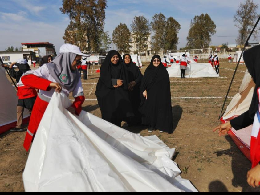 برپایی اردوگاه اسکان اضطراری دانش‌آموزان