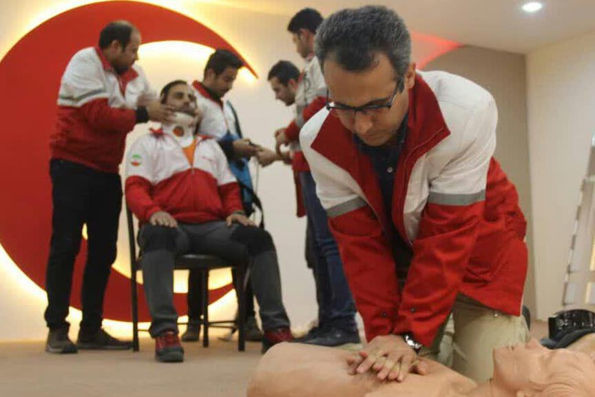 برنامه‌ریزی هلال‌احمر برای تربیت 30 هزار مربی آموزش‌ همگانی