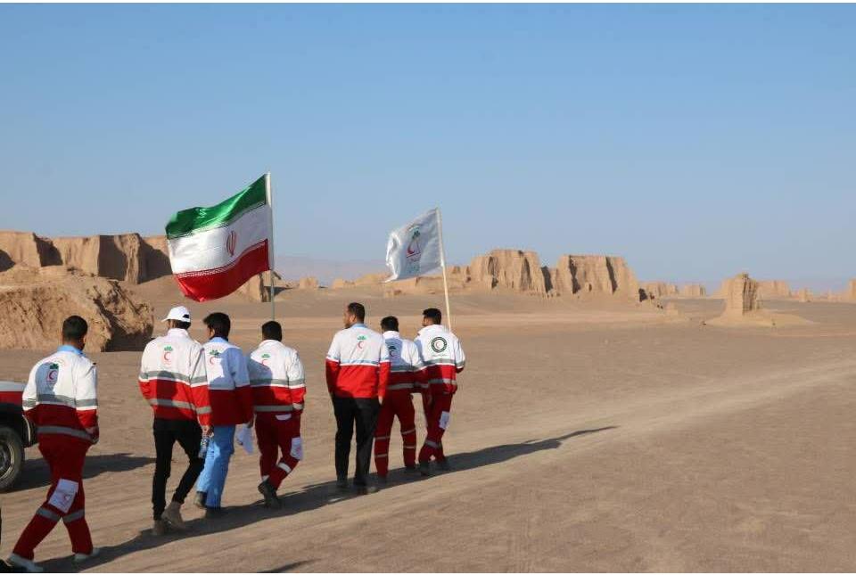 کویرنوردی جوانان هلال‌احمری در حاشیه تمرین اسکان و تغذیه اضطراری