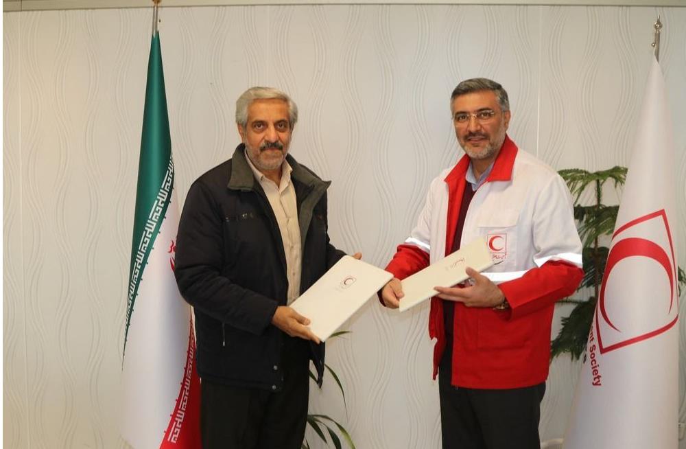 امضای تفاهمنامه همکاری بین سازمان داوطلبان و کانون بازنشستگان جمعیت هلال احمر