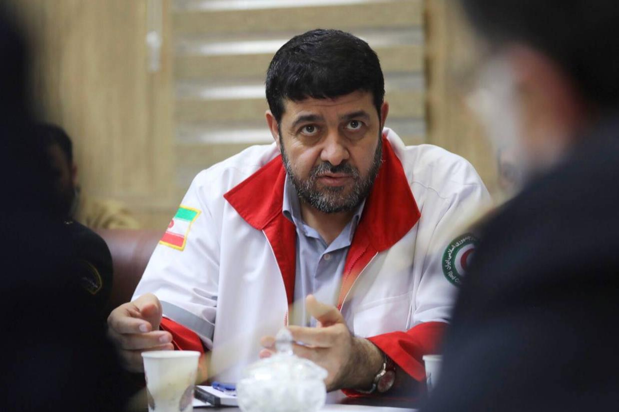 ۲۴۰ تن مواد غذایی از راه زمینی و هوایی در راه خوی/بیش از ٧٦ هزار زلزلهزده در خوی اسکان یافتند
