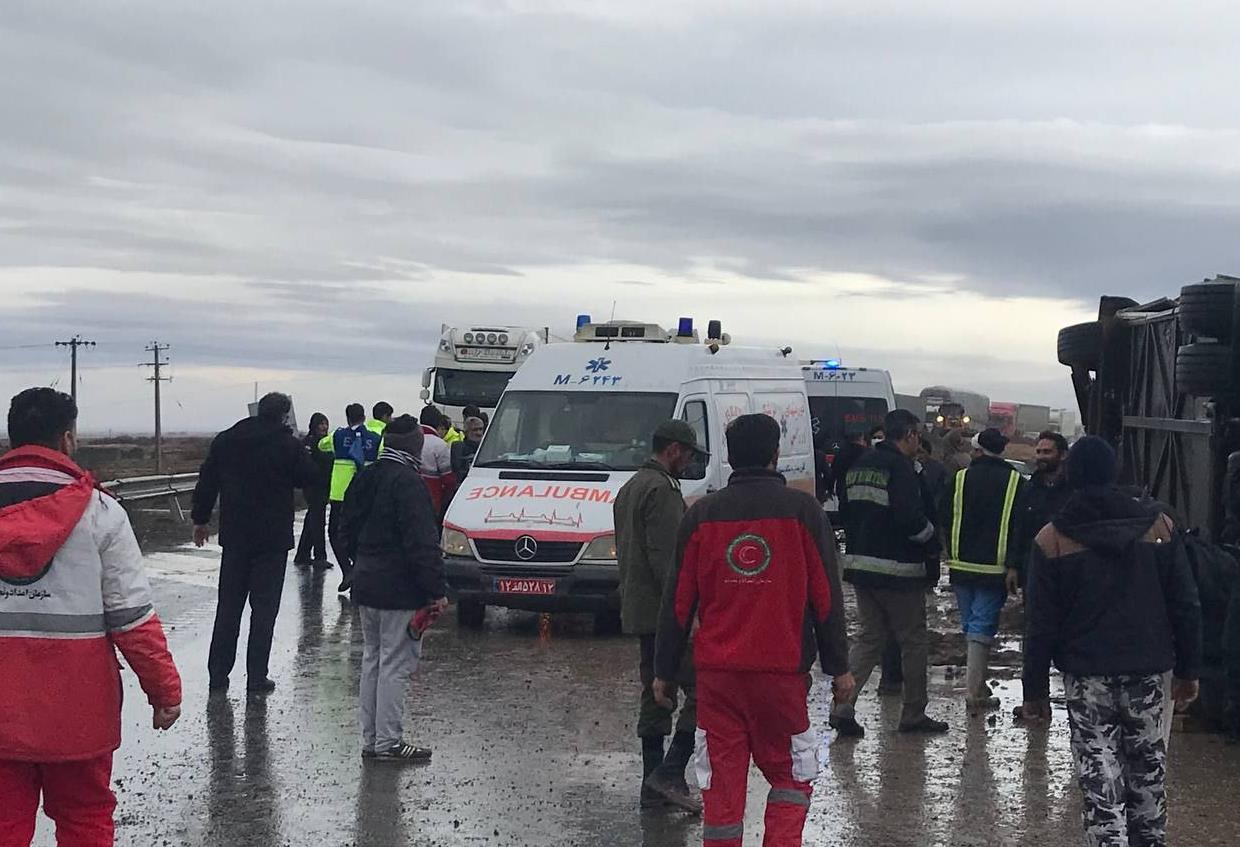 26 زخمی در واژگونی اتوبوس، کیلومتر 25 جاده داورزن به سبزوار