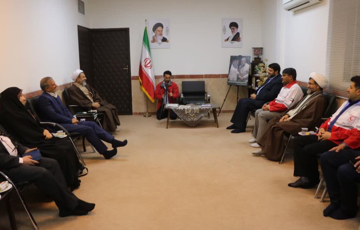 دیدار رئیس جمعیت هلالاحمر با نماینده ولی فقیه در کرمان: تا ۴ ماه آینده بالگردهای هلالاحمر بهروز رسانی میشود