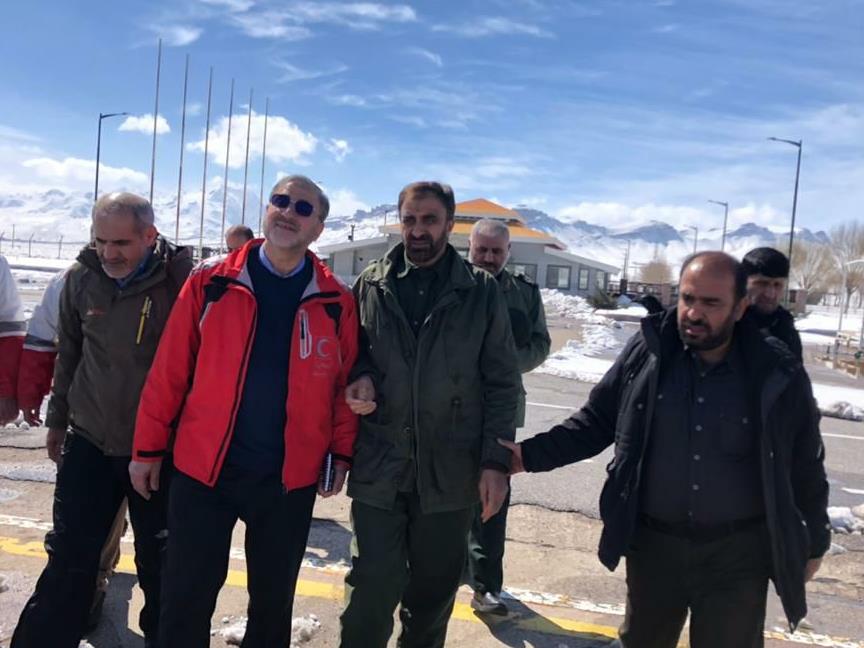 بازدید میدانی دبیرکل هلال احمر از مناطق محاصره در برف کوهرنگ