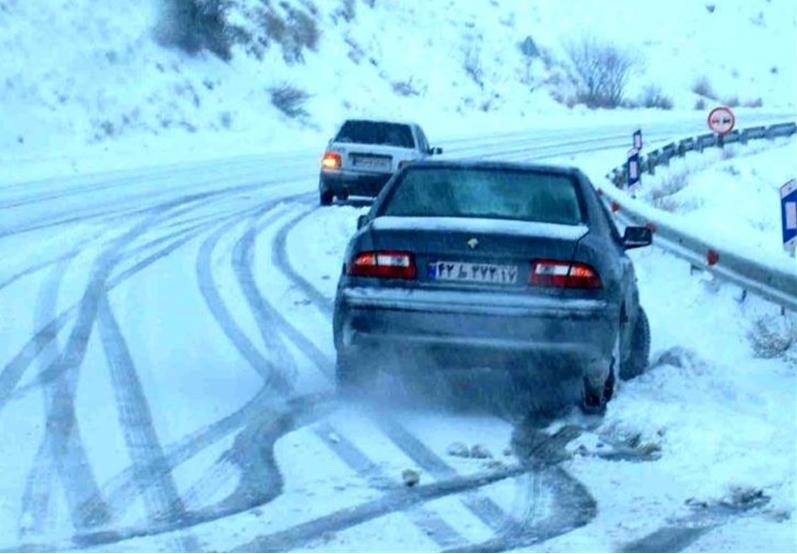 چگونه در برف و یخ رانندگی کنیم؟/اینفوگرافیک آموزشی