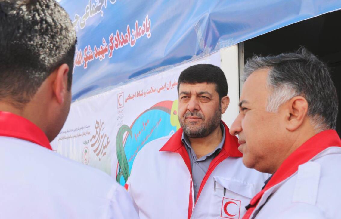 بازدید دکتر کولیوند از غرفه دوستدار کودک و خیمه نماز سازمان جوانان هلال احمر در پارک چیتگر