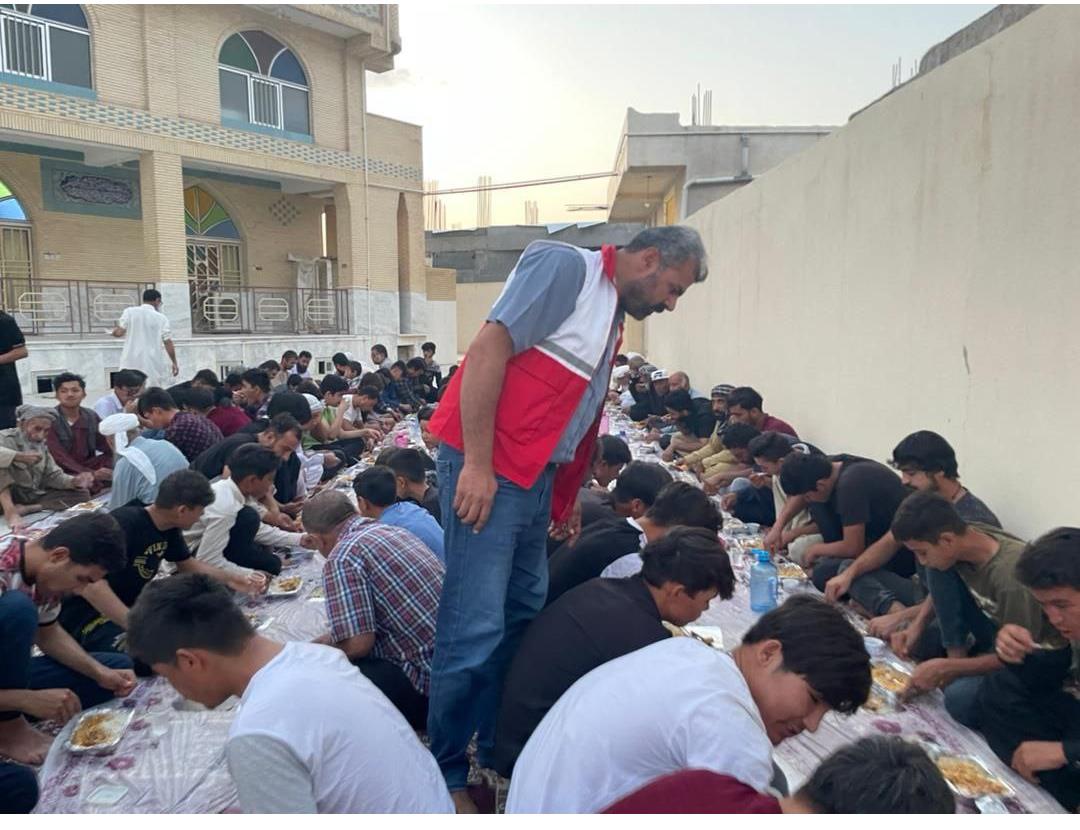 بهره مندی ۳۳۰۰ نفر از سفرههای مهربانی جمعیت هلال احمر استان هرمزگان در ماه مبارک رمضان