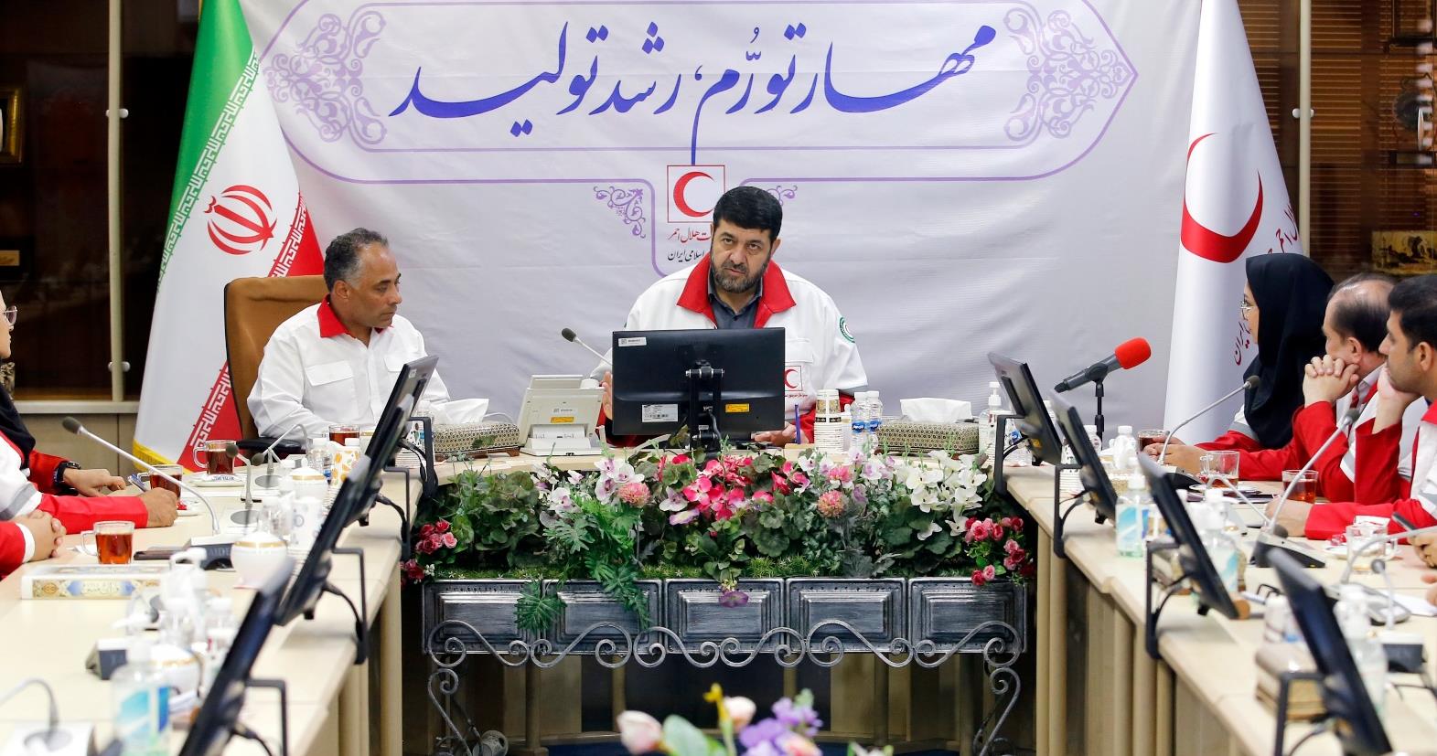 دیدار صمیمانه رئیس هلال‌احمر با امدادگران آذربایجان شرقی