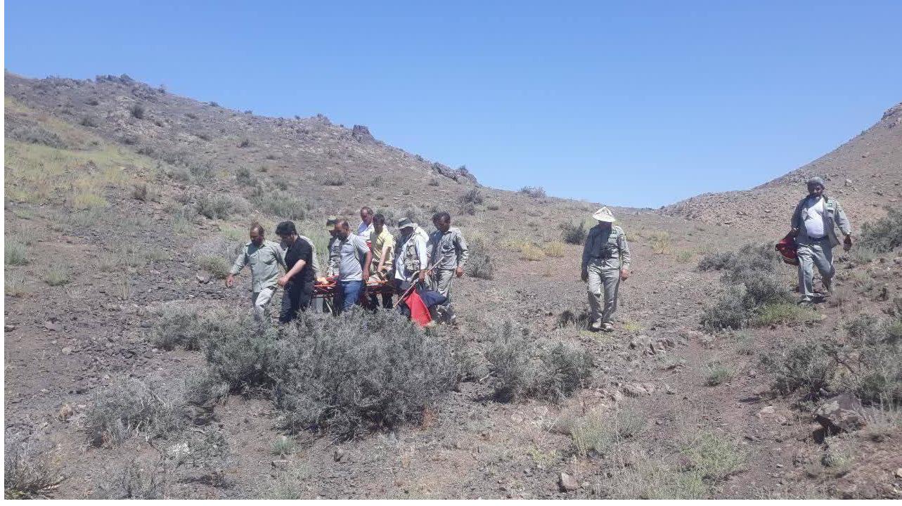 نجات محیط بان از ارتفاعات مرکان خوی توسط هلالاحمر آذربایجانغربی