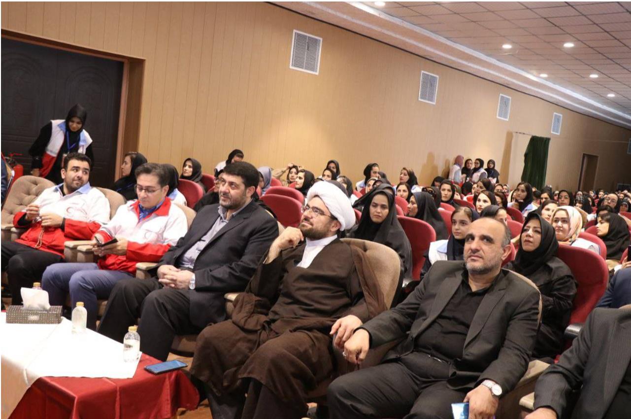 حضور جوانان جمعیت هلال احمر در عرصههای مختلف نماد عینی ایثار است