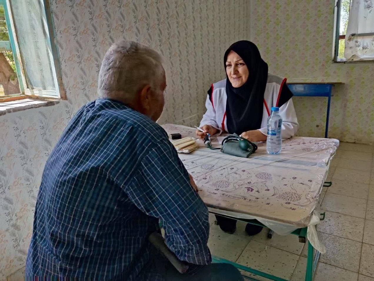 ویزیت رایگان 116 نفر در روستاهای خدابنده زنجان توسط هلالاحمر