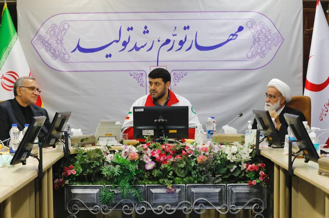 وزیر بهداشت: برای خدمت به زائران حسینی در کنار هلالاحمر هستیم/ تامین تجهیزات 270 موکب مردمی از سوی هلالاحمر