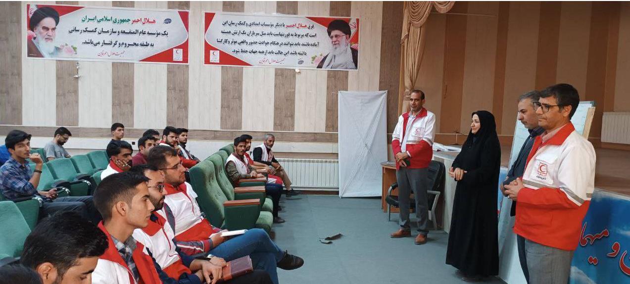 ۲۲۰۰ نفر از آموزشهای هلالاحمر در شهرستان قاین بهره مند شدند