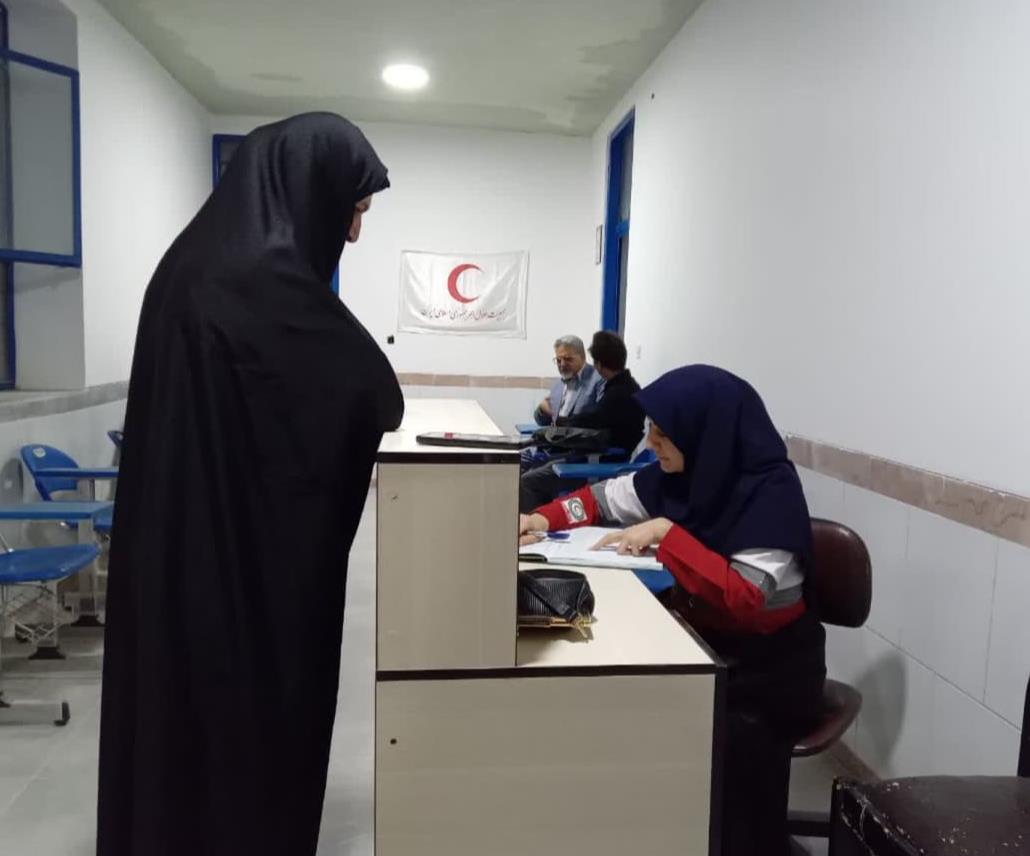 ارائه خدمات کاروان سلامت هلال احمر یزد به بیش از 300 بیمار کم برخوردار