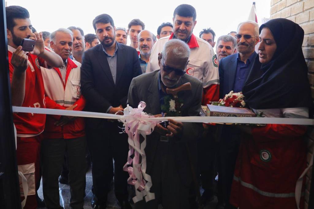 پایگاه امداد جادهای ملایر با حضور رئیس هلالاحمر افتتاح شد/تقویت ناوگان امدادی با توزیع ۳۰۰ آمبولانس جدید