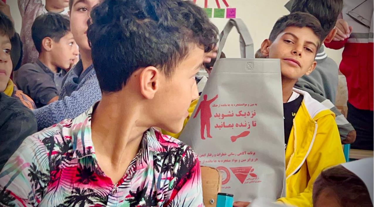 برگزاری دوره آموزشی "آگاهیرسانی خطرات مین" برای دانشآموزان روستای مرزی هورسین