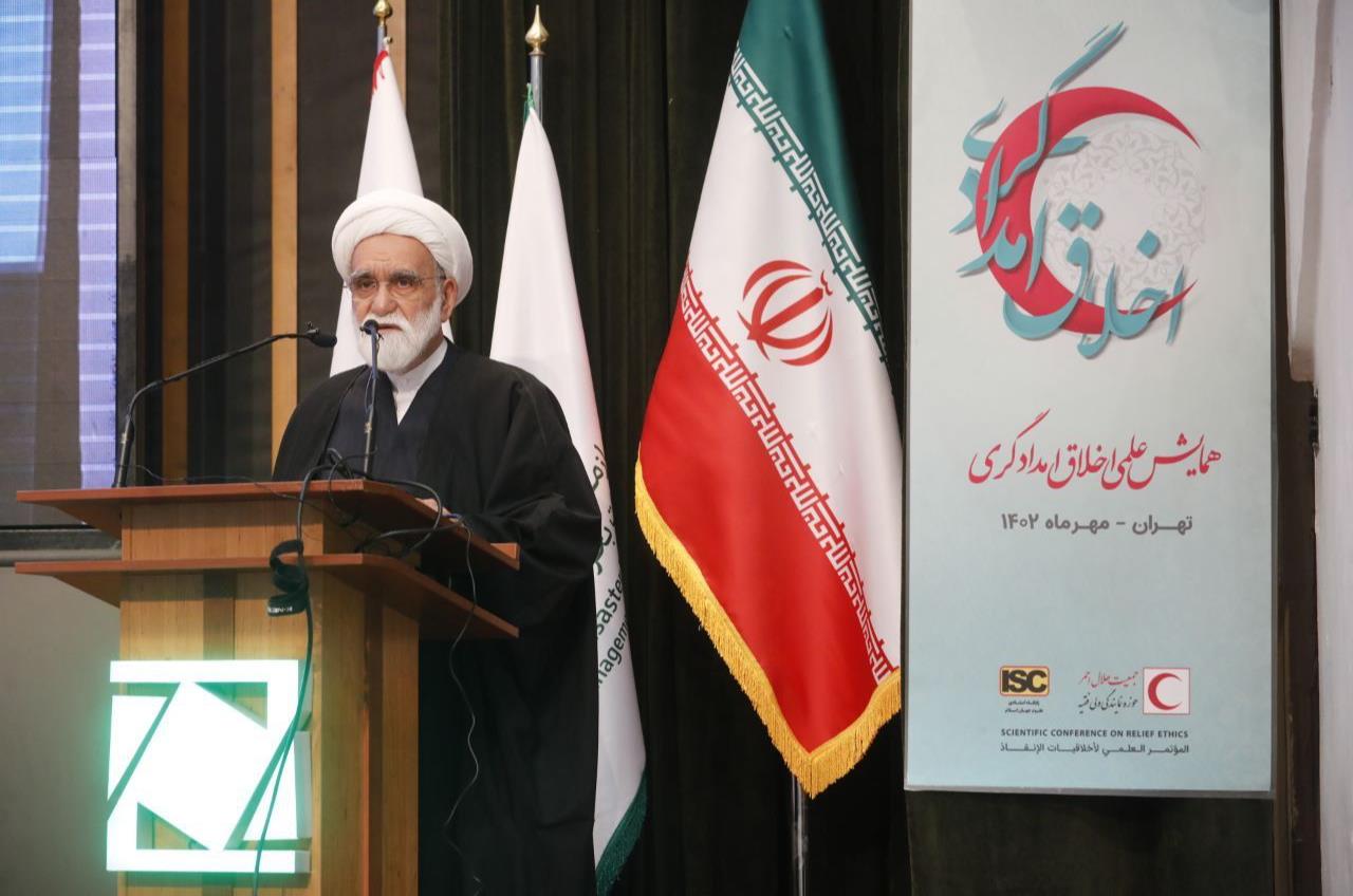 ایجاد و تقویت روحیه خدمت به دیگران از اصول مهم تعلیم و تربیت دینی است