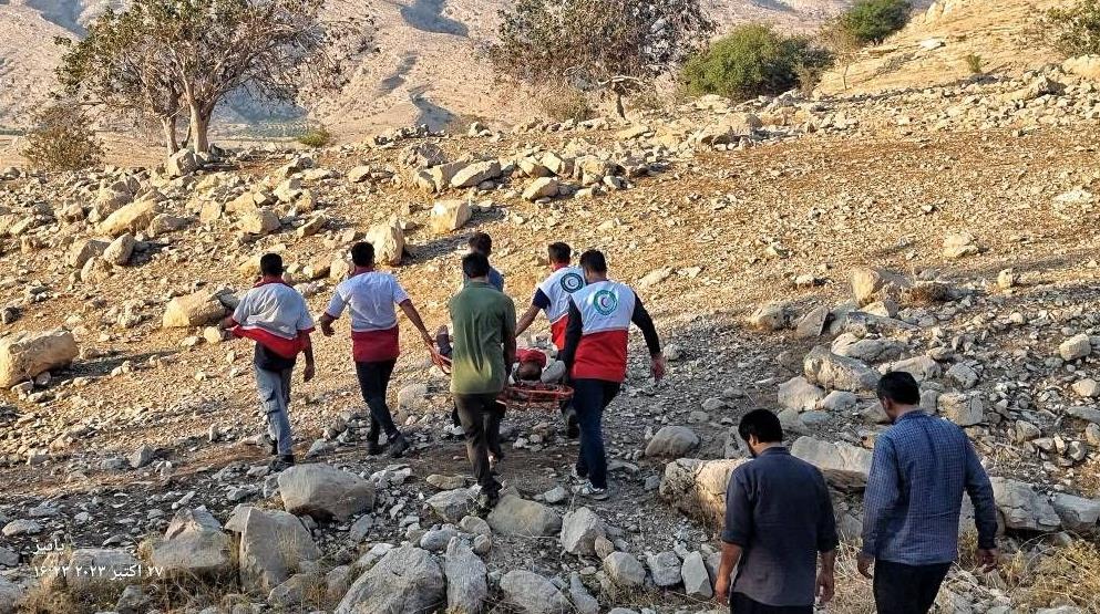 نجات کوهنورد سقوط کرده از ارتفاعات کلاغنشین در گچساران