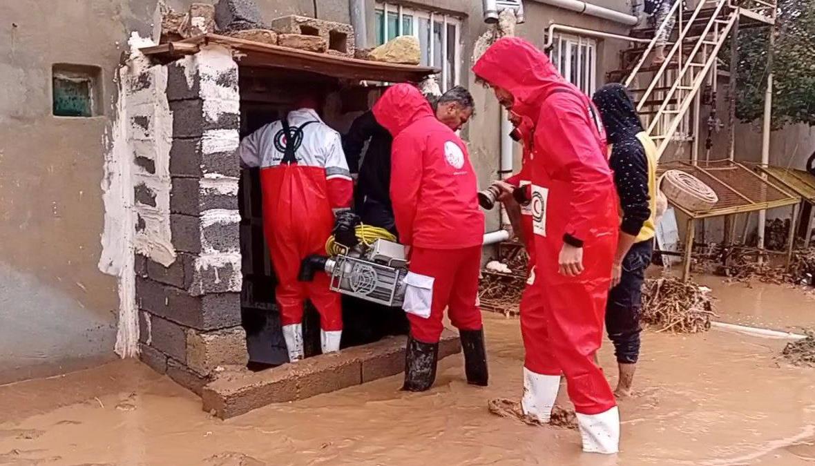 اعلام آخرین جزئیات بارش شدید و امدادرسانی در ۷ استان کشور/ حضور ۱۵ تیم امدادی در مناطق دچار سیلاب ایلام