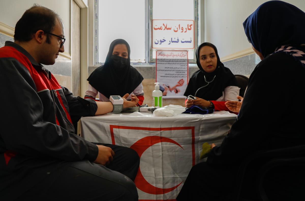 بهرهمندی بیش از ۹۰۰ نفر از خدمات کاروان سلامت در یک روز گذشته