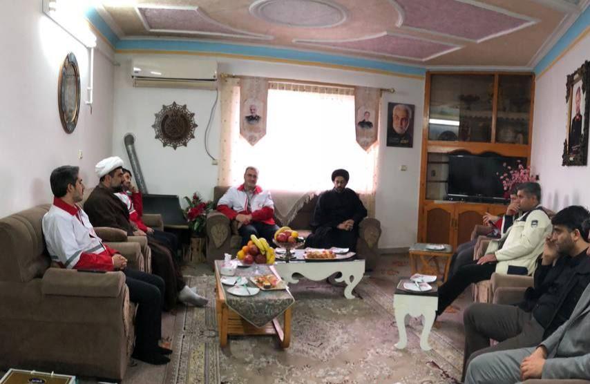 دیدار دبیرکل و رئیس سازمان جوانان هلال احمر با خانواده سردار شهید حق بین