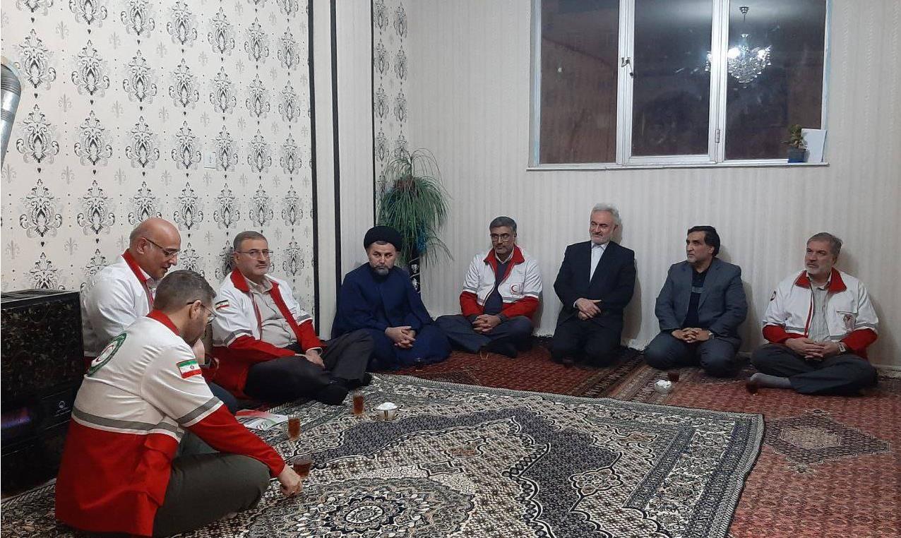 دیدار دبیرکل جمعیت هلال احمر با خانواده شهدای امدادگر در استان اردبیل