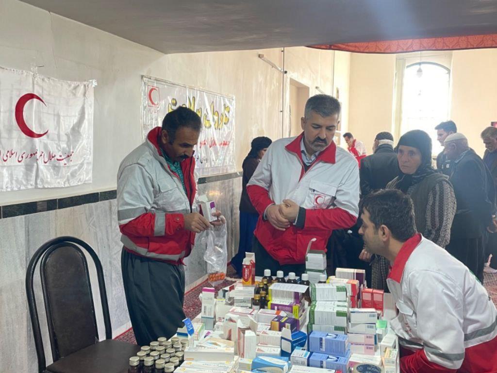اعزام کاروان سلامت هلال‌احمر کامیاران به روستای گرگر علیا