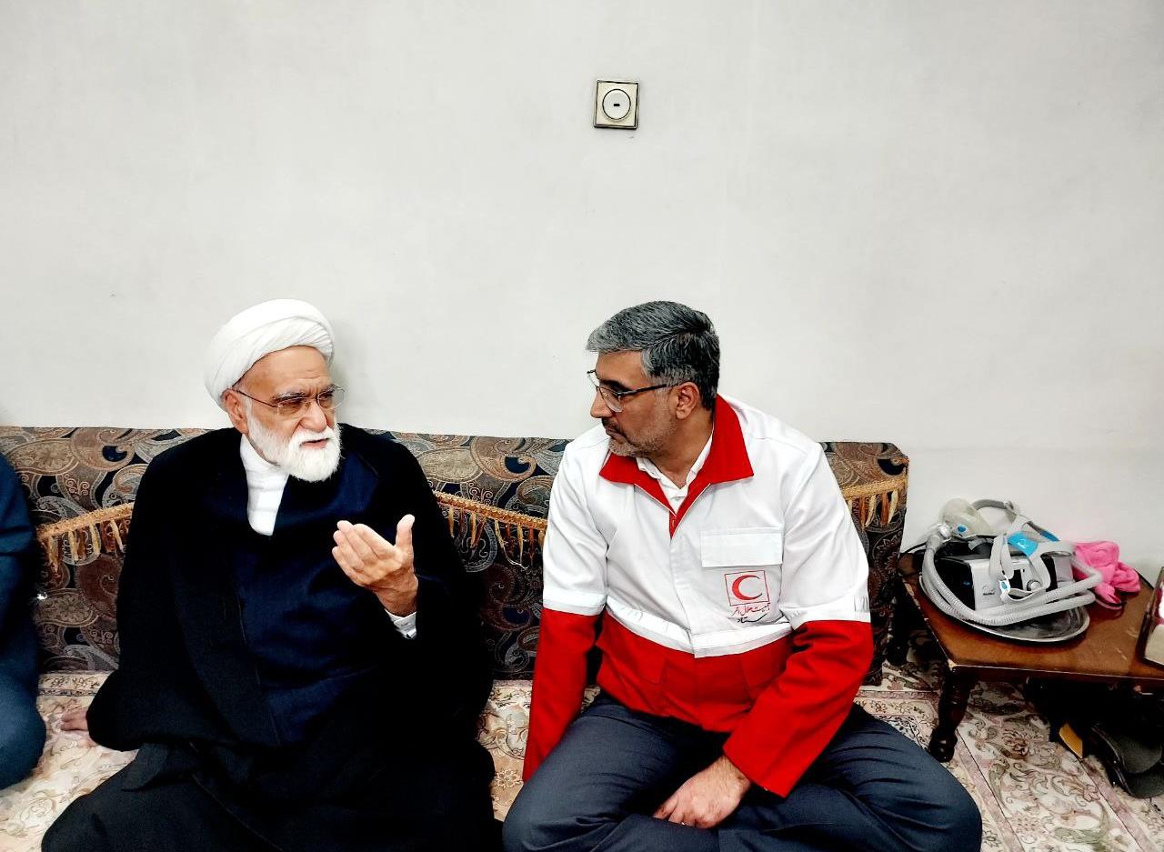 نماینده رهبر معظم انقلاب با خانواده یک مددجو بیمار دیدار و گفتوگو کرد