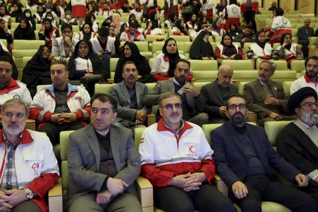 ایثار امدادگران هلال احمر در تاریخ ماندگار میشود