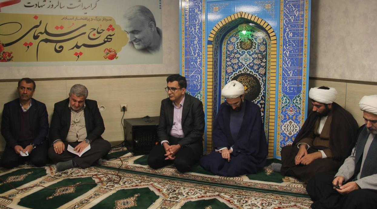 برگزاری مراسم یادواره سردار سلیمانی و امدادگران شهید هلال احمر در سازمان تدارکات پزشکی