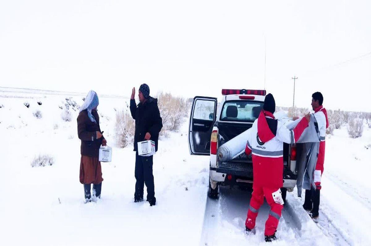 امدادرسانی به بیش از 4800 نفر تا ساعت 14 امروز/ حضور 324 امدادگر در عملیات امدادونجات در برف و کولاک 5 روز گذشته