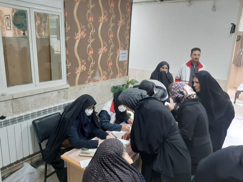 ارائه خدمات کاروان سلامت به بیش از ۱۱۰۰ نفر در محله کم برخوردار هفتون