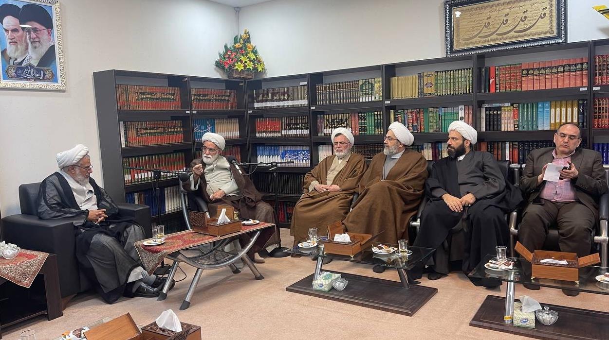 دیدار حجت الاسلاموالمسلمین معزی با نماینده ولیفقیه در استان هرمزگان