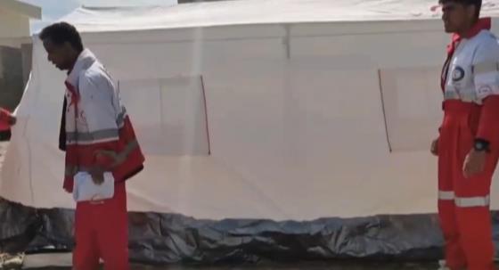 برپایى چادرهاى اسکان موقت در مناطق سیل زده سیستان و بلوچستان/فیلم